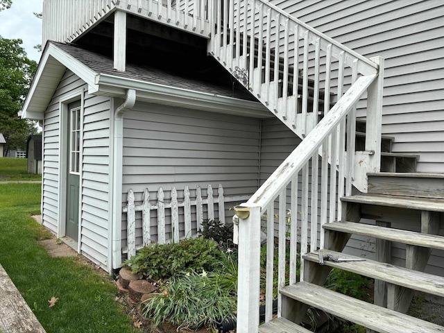 3214 Elnor Dr, Gladwin, MI 48624 - view of property exterior featuring stairs