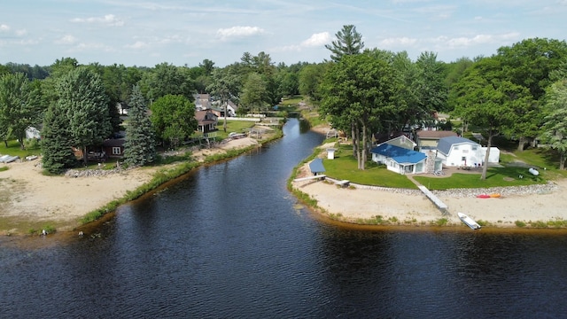 3214 Elnor Dr, Gladwin, MI 48624 - aerial view of property and surrounding area featuring a large body of water