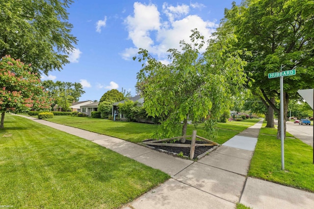 8912 Hubbard St, Livonia, MI 48150 - view of community featuring a yard