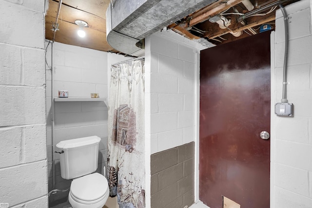 30 Connecticut St, Marysville, MI 48040 - full bath with a shower with curtain and toilet
