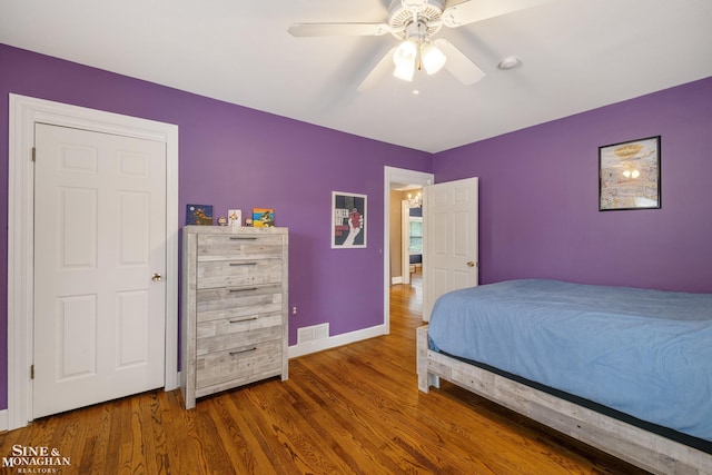 1435 Kensington Ave, Grosse Pointe Park, MI 48230 - bedroom featuring wood finished floors, baseboards, and a ceiling fan