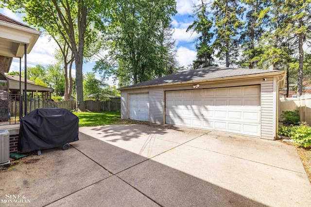1435 Kensington Ave, Grosse Pointe Park, MI 48230 - view of detached garage