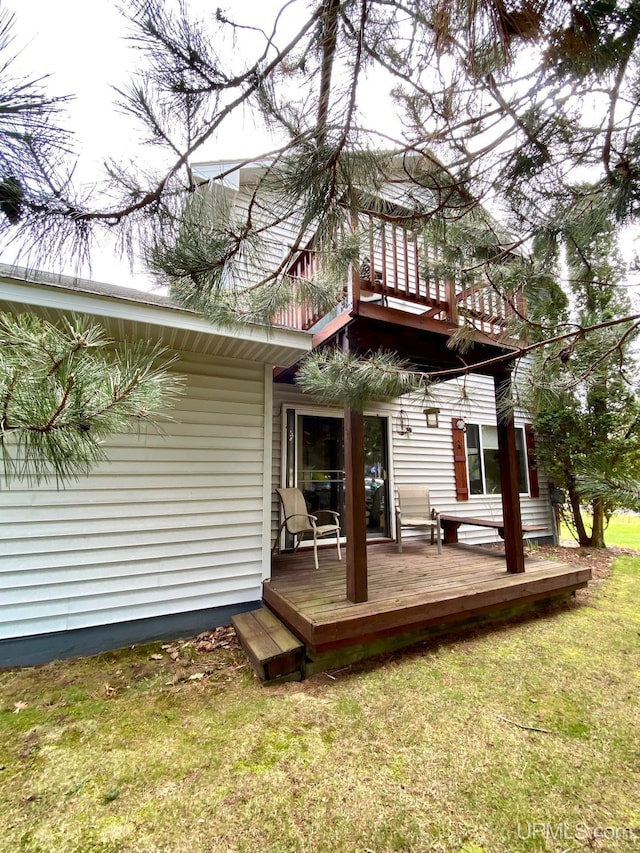 101-103 Juliet St, Marquette, MI 49855 - back of house with a yard and a deck