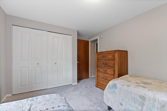 240 E Sunnybrook Dr, Royal Oak, MI 48073
