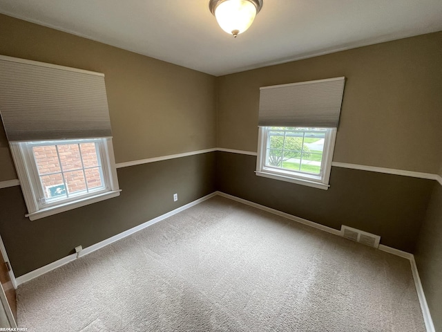 2029 Manchester Rd, Grosse Pointe Woods, MI 48236 - unfurnished room with carpet and baseboards