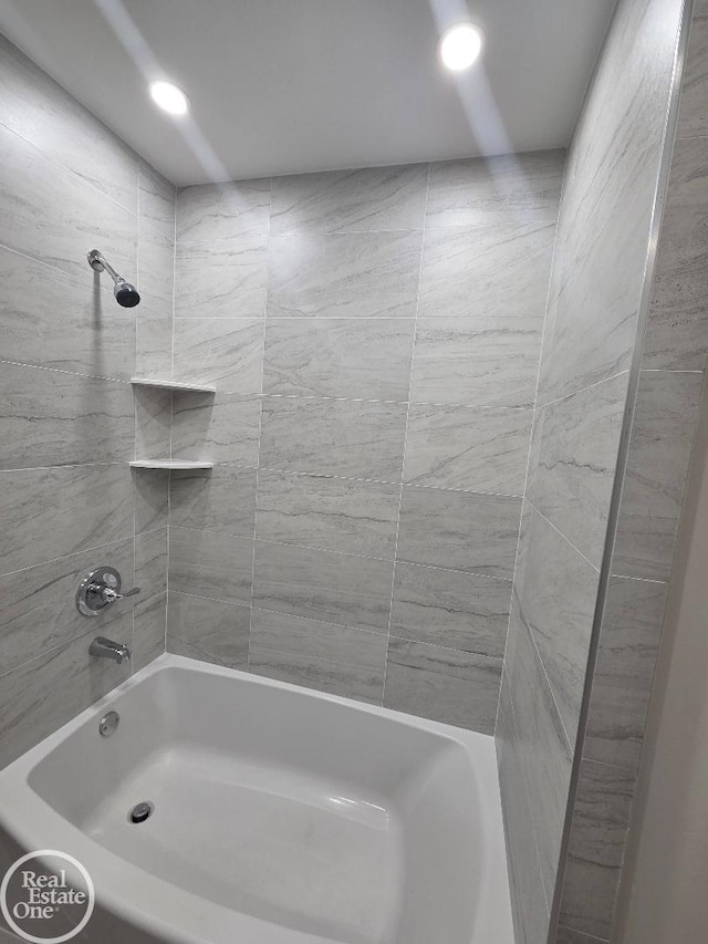 53340 Washington St, New Baltimore, MI 48047 - bathroom featuring tub / shower combination