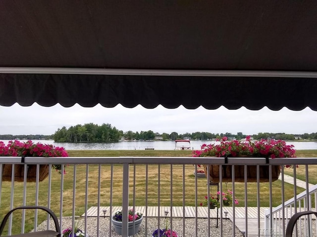 1750 Castleview Ct, Gladwin, MI 48624 - balcony with a water view