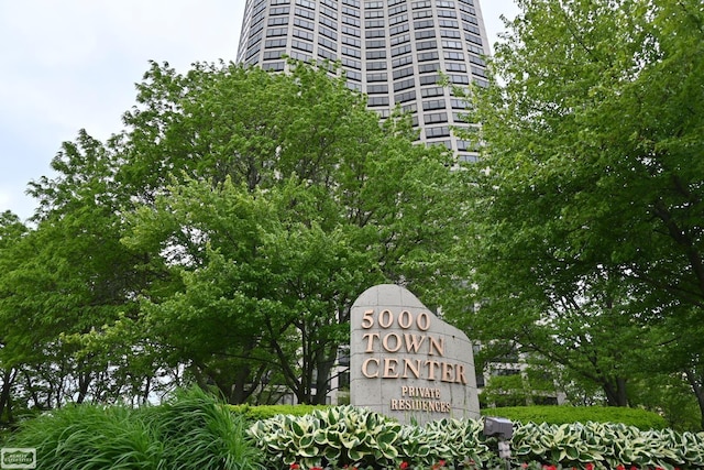 5000 Town Ctr Unit 801, Southfield, MI 48075 - view of community sign