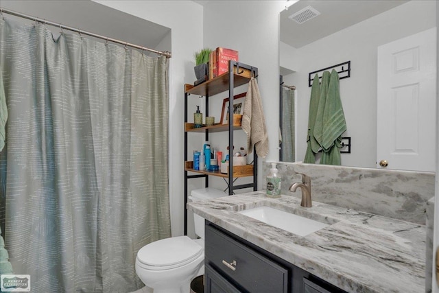 4916 Royal Cove Dr, Shelby Twp, MI 48316 - full bath featuring vanity, toilet, and curtained shower