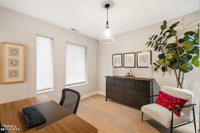 2638 John R St, Detroit, MI 48201 - home office featuring light wood finished floors and baseboards