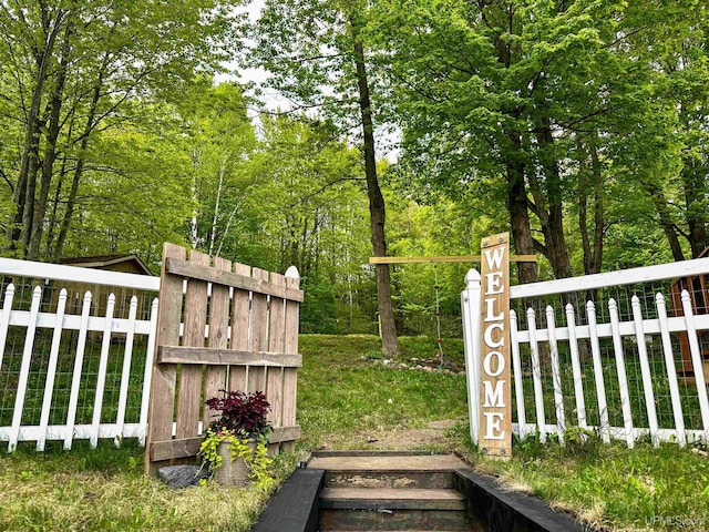 213 W Arch St, Negaunee, MI 49866