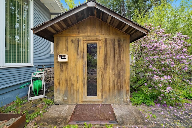 624 E G St, Iron Mountain, MI 49801 - view of entrance to property