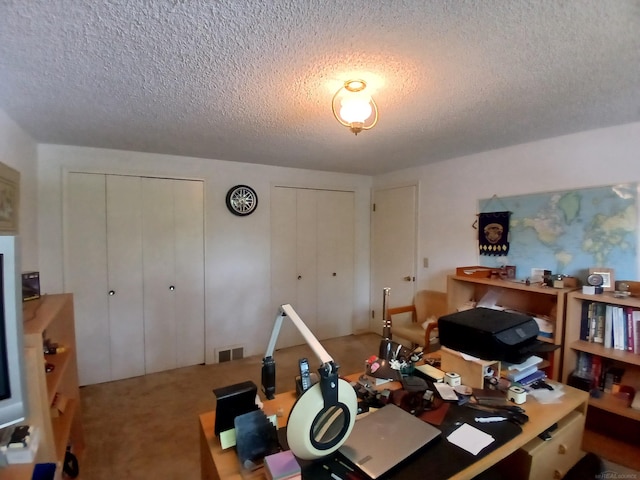 22460 La Von St, Saint Clair Shores, MI 48081 - carpeted office space featuring a textured ceiling