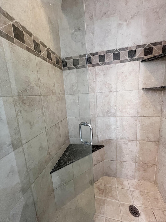815 Cove Rd, Wales, MI 48027 - full bathroom featuring a stall shower