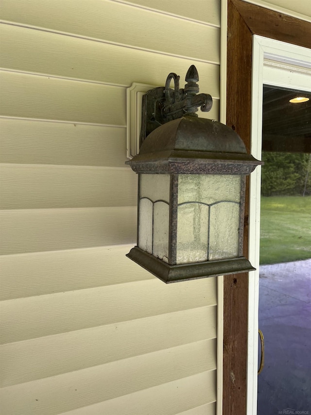 815 Cove Rd, Wales, MI 48027 - view of stairs