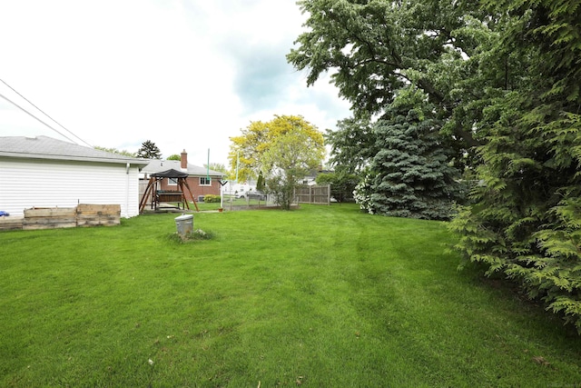23300 Allor St, Saint Clair Shores, MI 48082 - view of yard