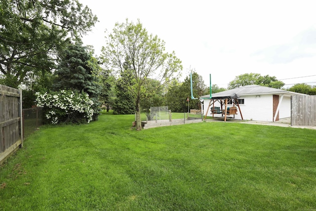 23300 Allor St, Saint Clair Shores, MI 48082 - view of yard featuring a garden