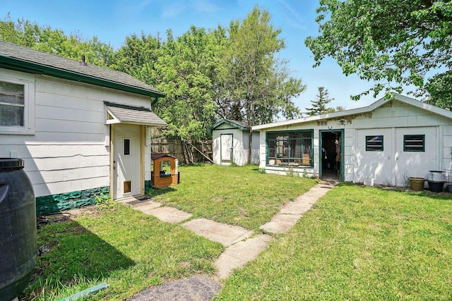 1471 James St, Burton, MI 48529 - view of yard
