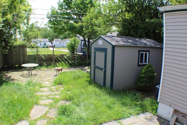 11330 Packard Ave, Warren, MI 48089 - view of yard featuring a residential view