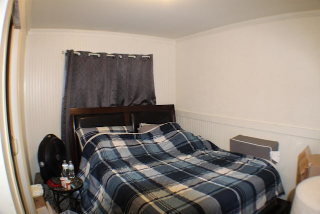 11330 Packard Ave, Warren, MI 48089 - bedroom with crown molding and wainscoting