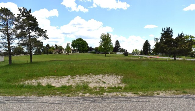 1627 Shaftsbury Ct, Gladwin, MI 48624
