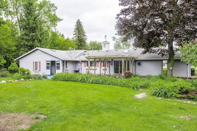 37207 27 Mile Rd, Roads, Lenox, MI 48048 - view of front of home featuring a front lawn