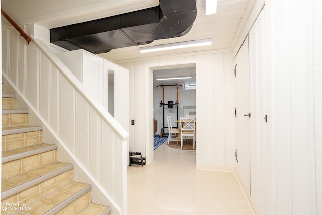 766 Lakeland St, Grosse Pointe, MI 48230 - view of stairway
