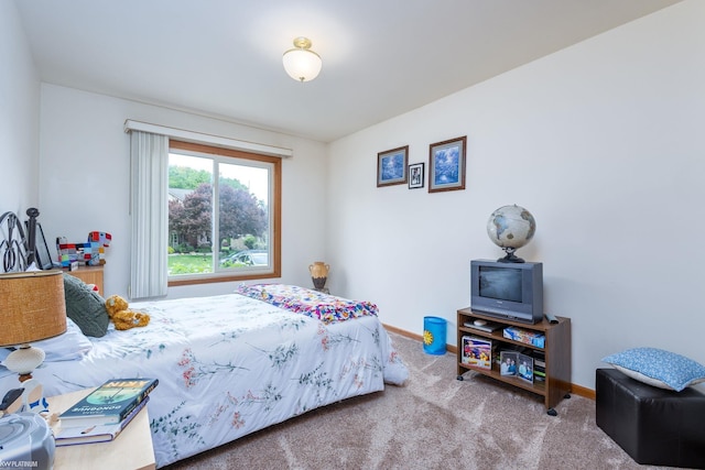 518 Lexington Dr, Rochester Hills, MI 48307 - bedroom featuring carpet floors and baseboards