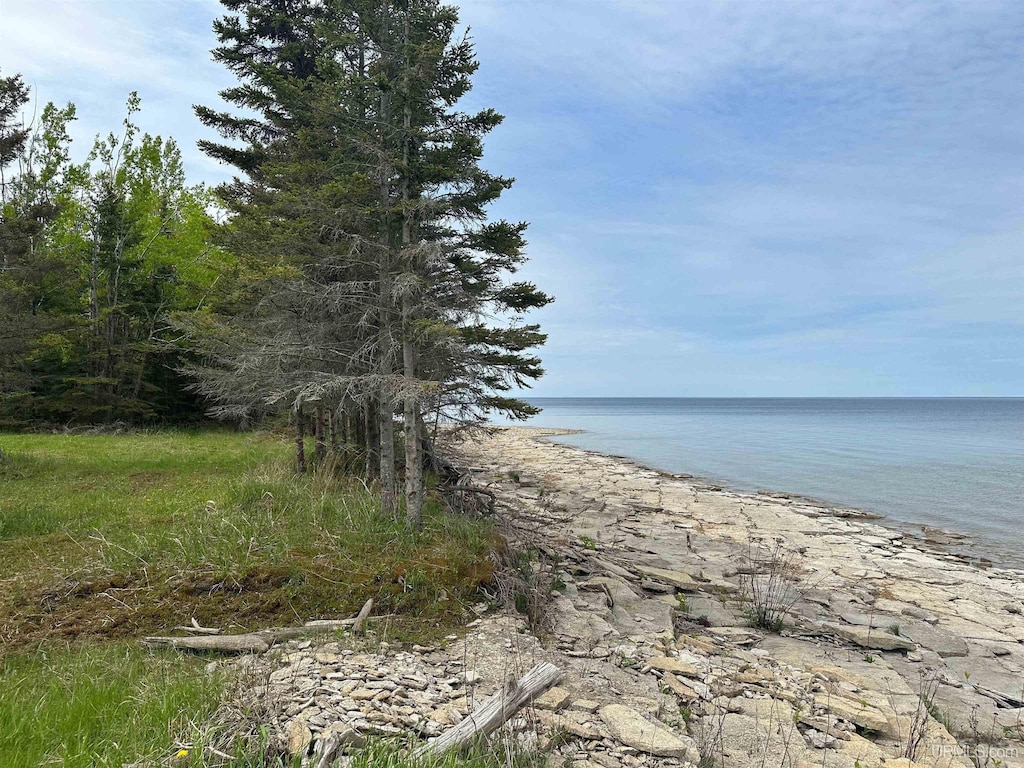 4767 County 513 T Rd, Rapid River, MI 49878