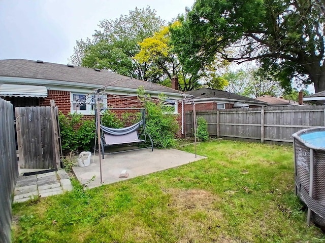24675 Ridgecroft Ave, Eastpointe, MI 48021 - view of yard with a patio