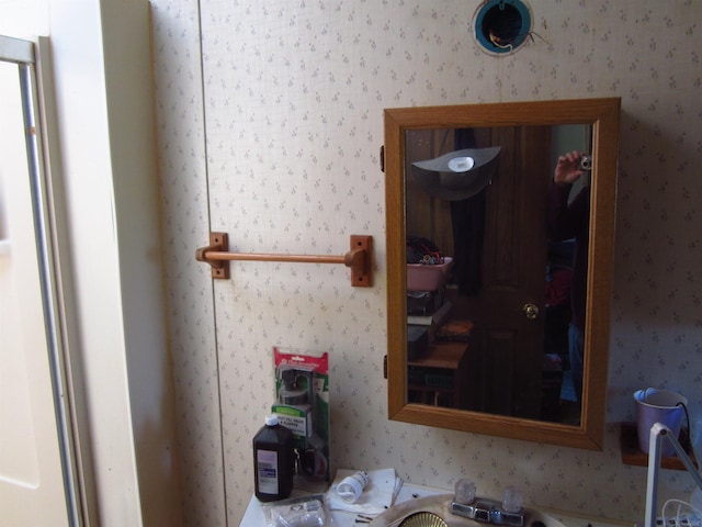 1984 E Marlette Rd, Applegate, MI 48401 - bathroom featuring wallpapered walls