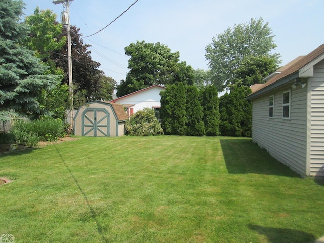 337 N 2nd St, Marine City, MI 48039 - view of green lawn