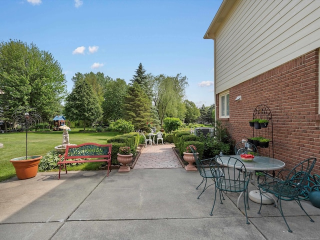 15158 Towering Oaks Dr, Shelby Twp, MI 48315 - view of patio featuring outdoor dining area