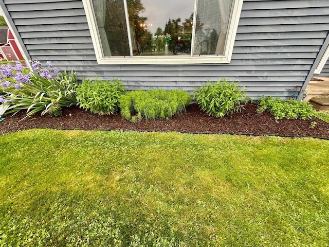 6586 N Coleman Rd, Coleman, MI 48618 - view of green lawn