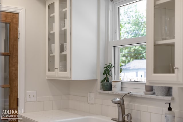 1781 Allard Ave, Grosse Pointe Woods, MI 48236