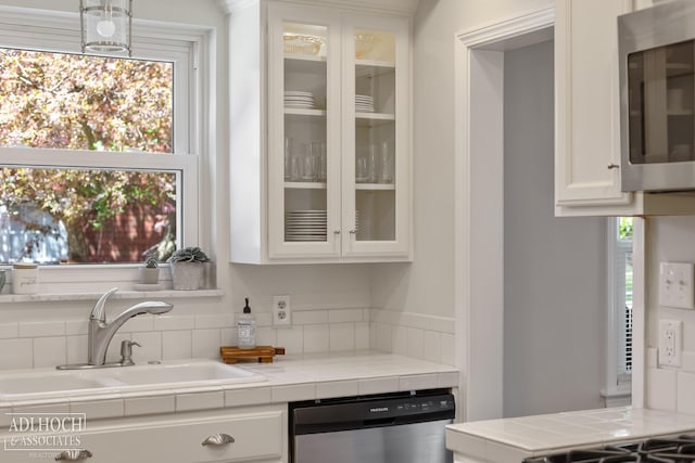 1781 Allard Ave, Grosse Pointe Woods, MI 48236
