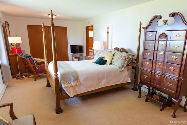 1426 Washington St, Munising, MI 49862 - bedroom featuring light carpet