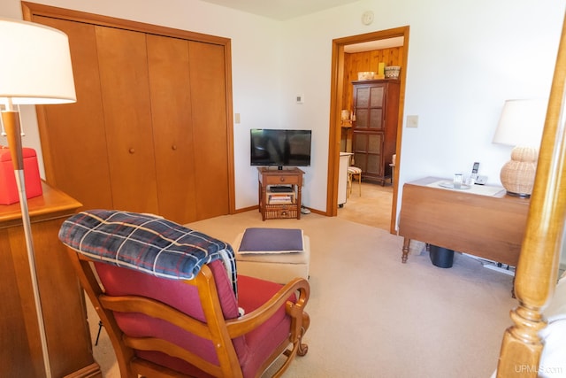 1426 Washington St, Munising, MI 49862 - living room featuring carpet flooring