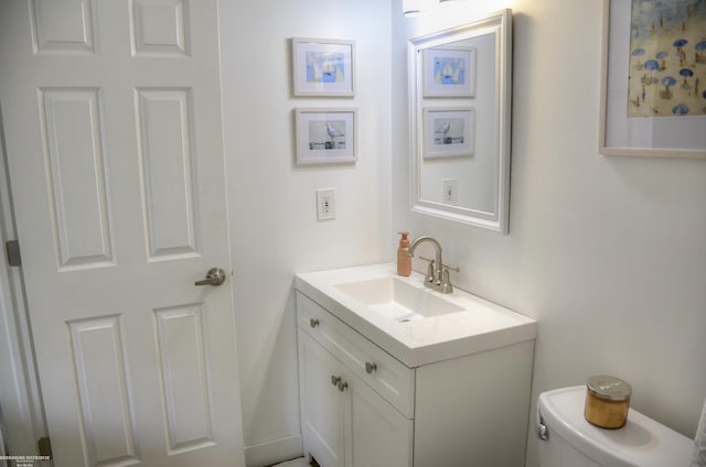 4896 Royal Cove Dr, Shelby Twp, MI 48316 - bathroom featuring vanity and toilet