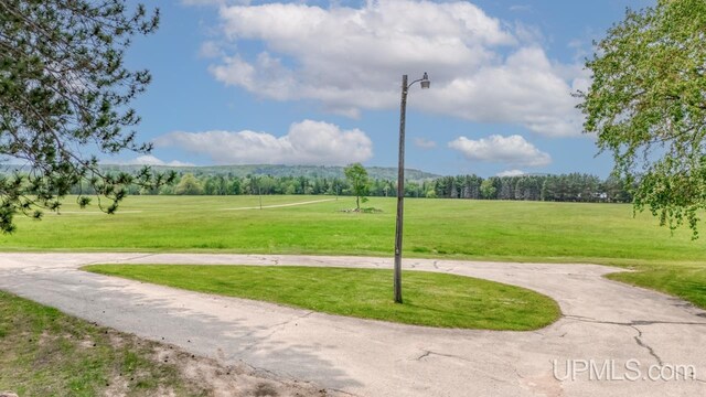 W5716 Warner Ln, Norway, MI 49870 - view of community featuring a yard
