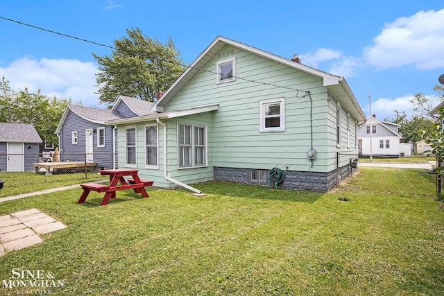 1317 Oak St, Port Huron, MI 48060 - view of back of property