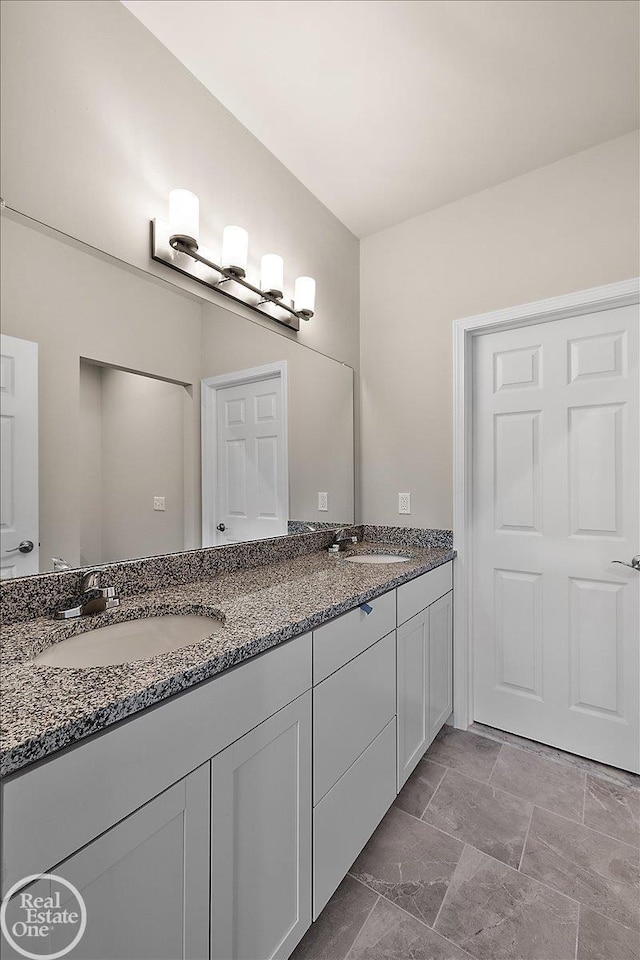 3095 Bridgewater Rd Unit # 30, Auburn Hills, MI 48326 - full bathroom featuring double vanity