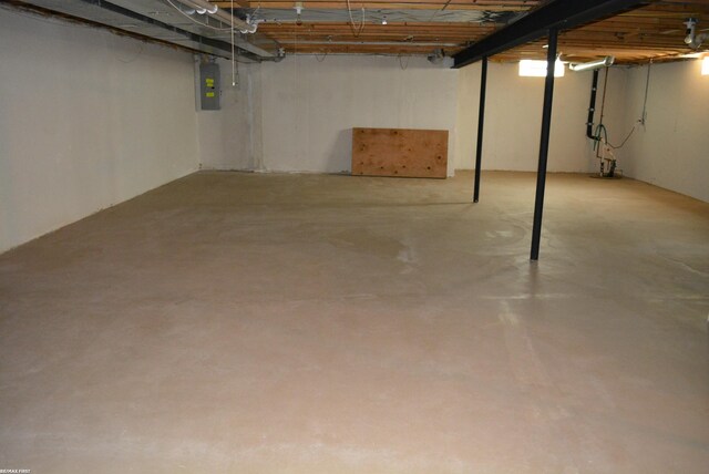 2423 Birchcrest Ct, Sterling Heights, MI 48314 - unfinished below grade area featuring electric panel