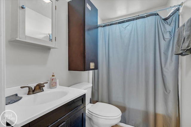 1401 Stanton St, Port Huron, MI 48060 - full bath with vanity and curtained shower