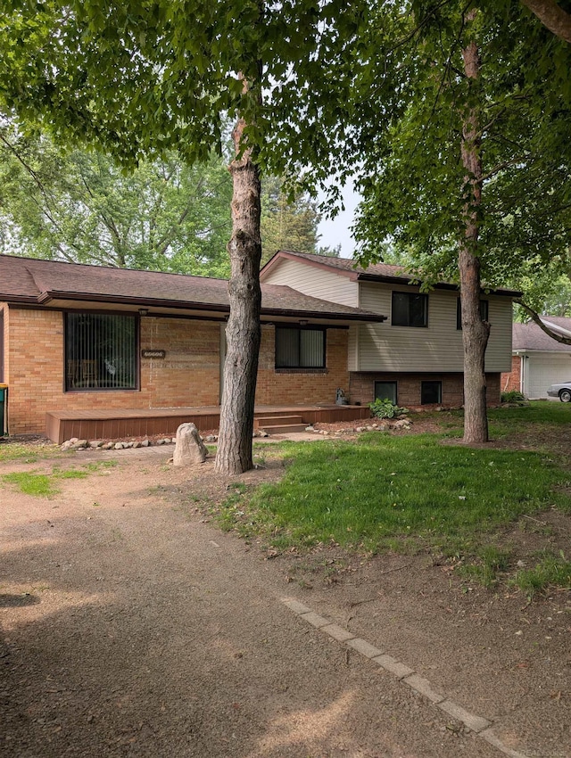 60606 Avendt Dr, New Haven, MI 48048 - tri-level home with brick siding