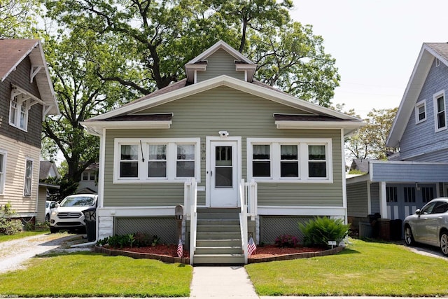 730 Tunnel St, Port Huron, MI 48060 - view of front of house featuring a front yard