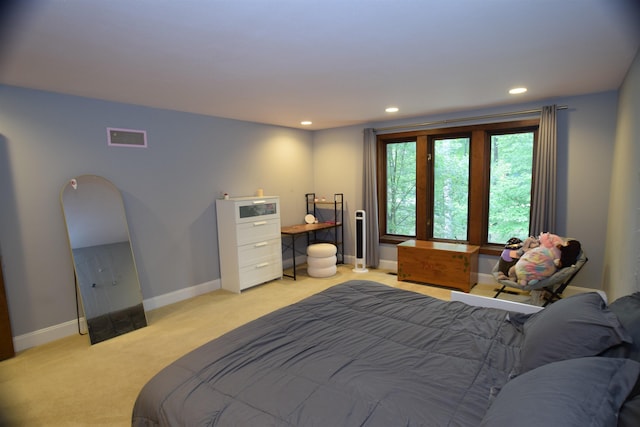 5400 Siebert St, Midland, MI 48640 - bedroom with light carpet, recessed lighting, and baseboards