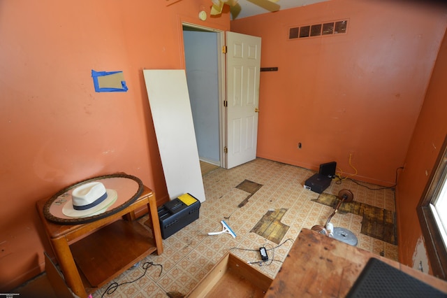 17530 Oakdale St, Roseville, MI 48066 - view of bedroom