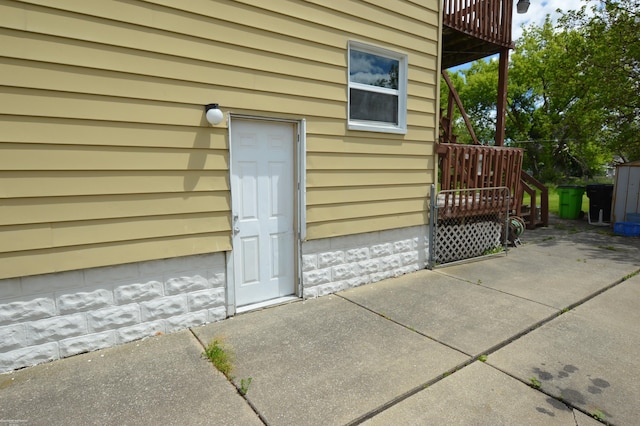17530 Oakdale St, Roseville, MI 48066 - doorway to property featuring a balcony