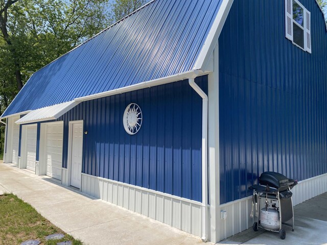 1335 28th St, Manistee, MI 49660 - view of detached garage